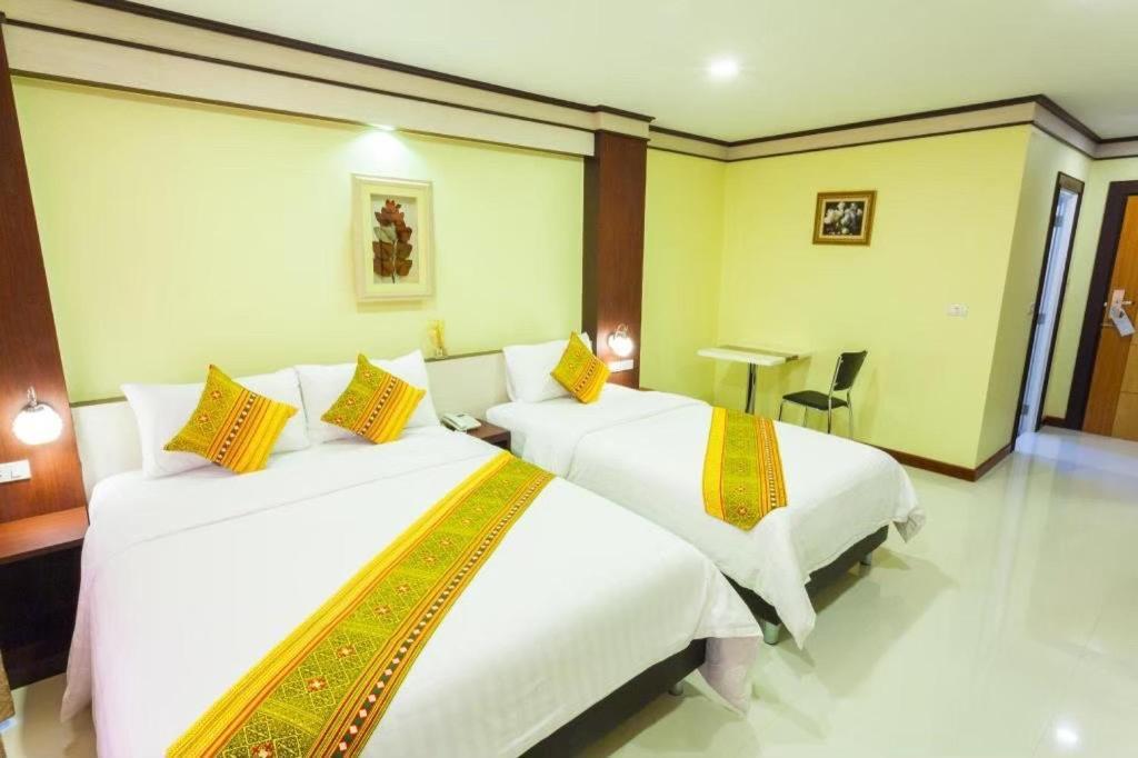 โชคดีเพลส Hotel สกลนคร ภายนอก รูปภาพ