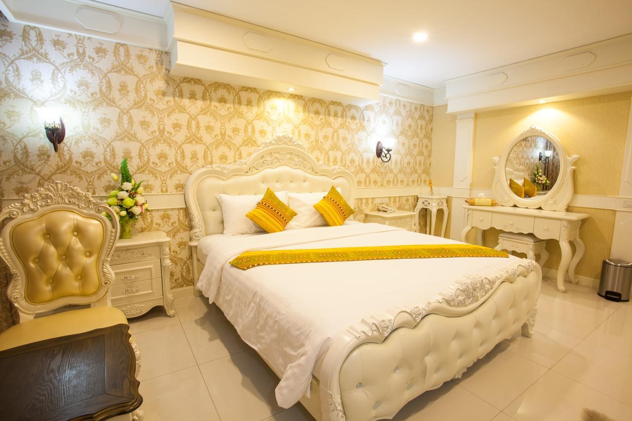 โชคดีเพลส Hotel สกลนคร ภายนอก รูปภาพ