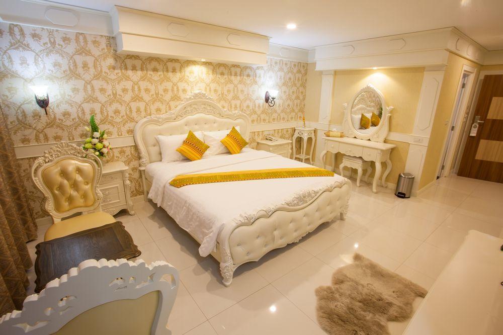 โชคดีเพลส Hotel สกลนคร ภายนอก รูปภาพ